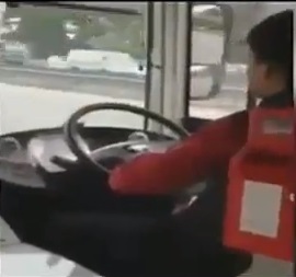 โดนไล่ออกเพราะตัดเล็บ !!