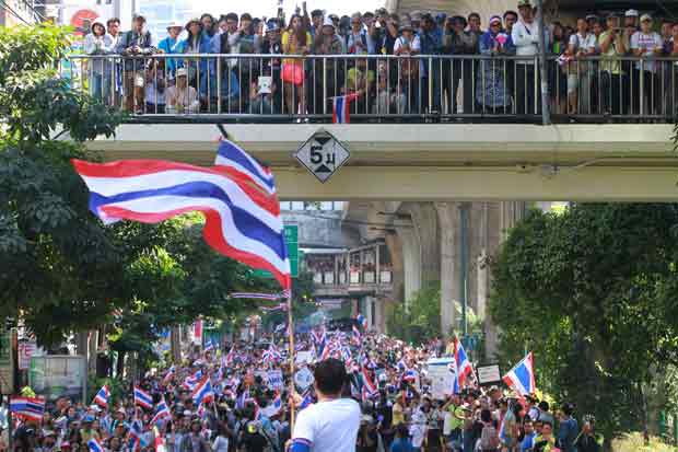 ม็อบไทยกระทบท่องเที่ยวพ